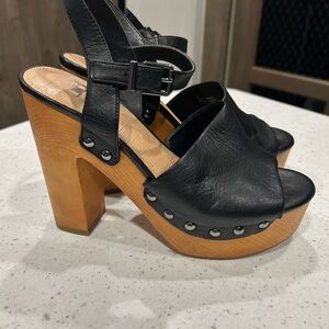Gianni Bini Black Leather Platform Sandals